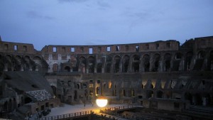 colosseo-by-night
